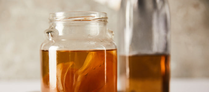 Kombucha: Wie gesund ist das fermentierte Teegetränk wirklich?